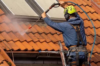 Démoussage et hydrofuge de toiture à Courrensan